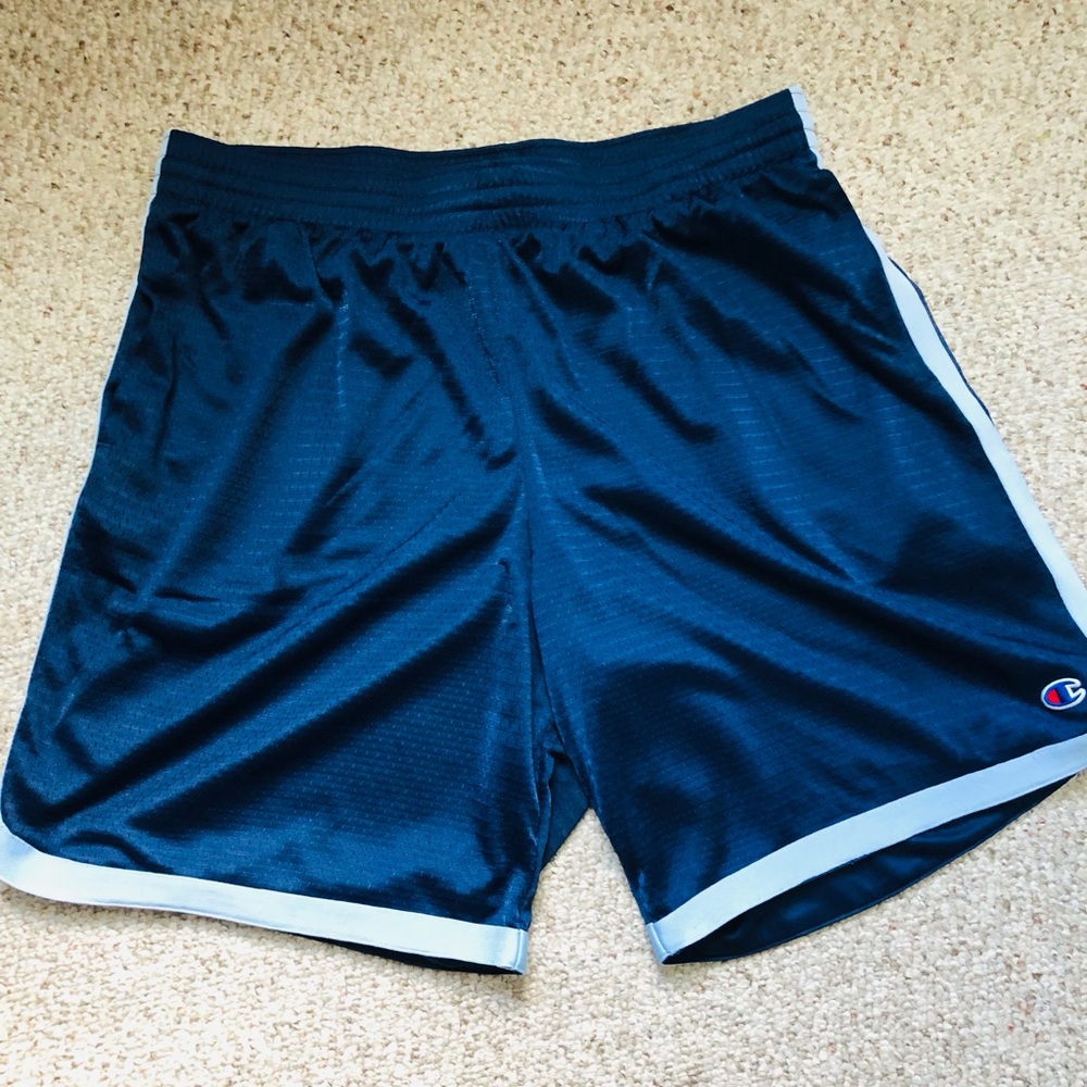 Men’s Champion Mesh Shorts. Size XL.